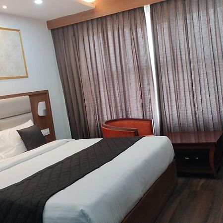 Hotel Eyrie Nest 班加罗尔 外观 照片