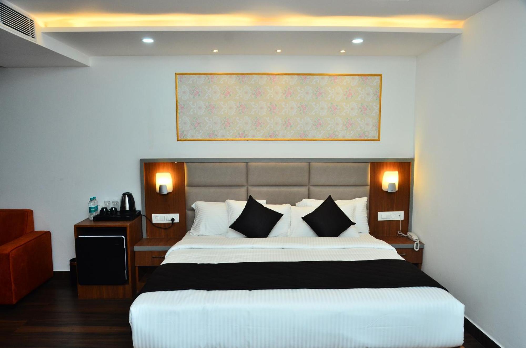 Hotel Eyrie Nest 班加罗尔 外观 照片