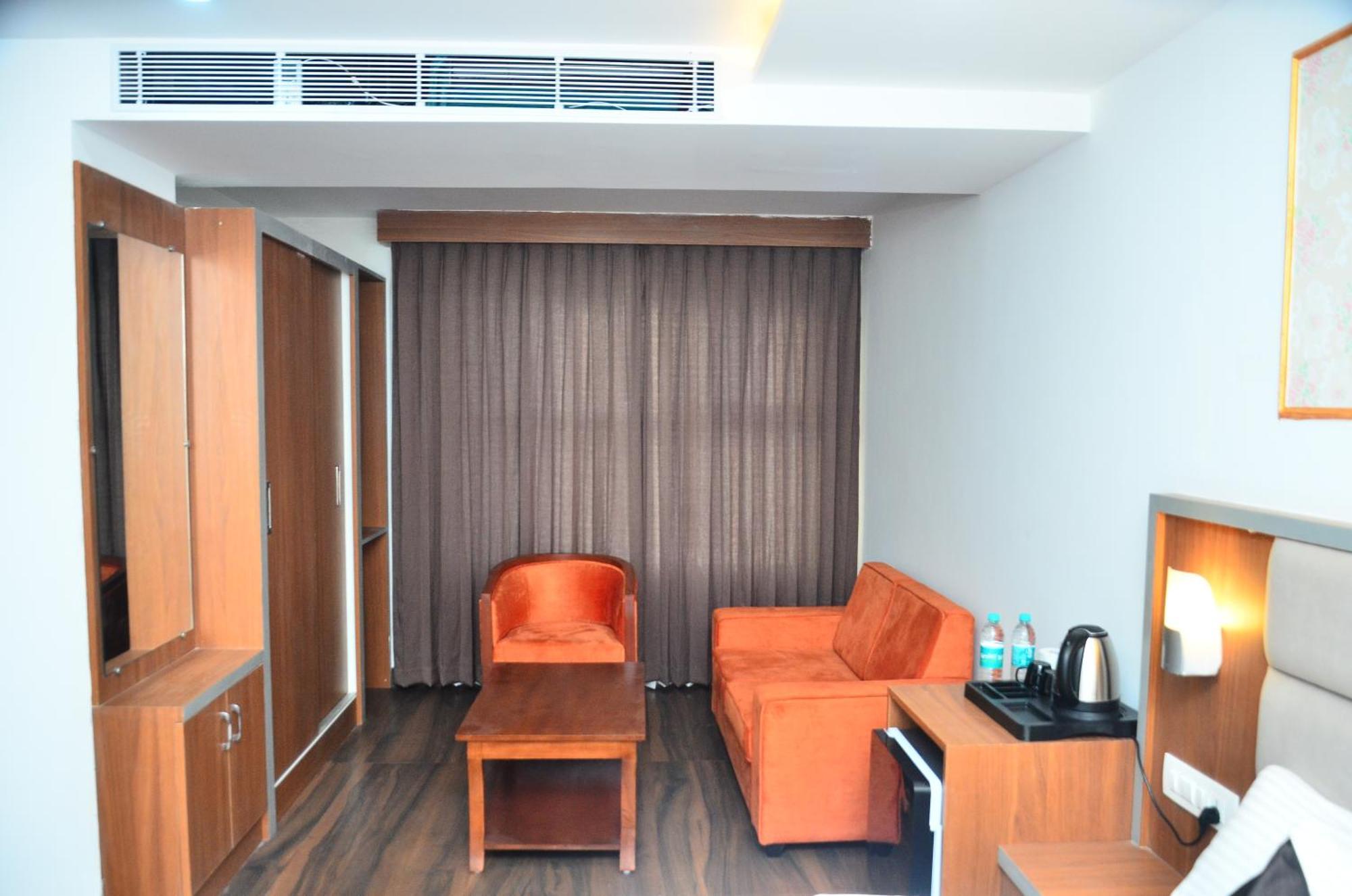 Hotel Eyrie Nest 班加罗尔 外观 照片
