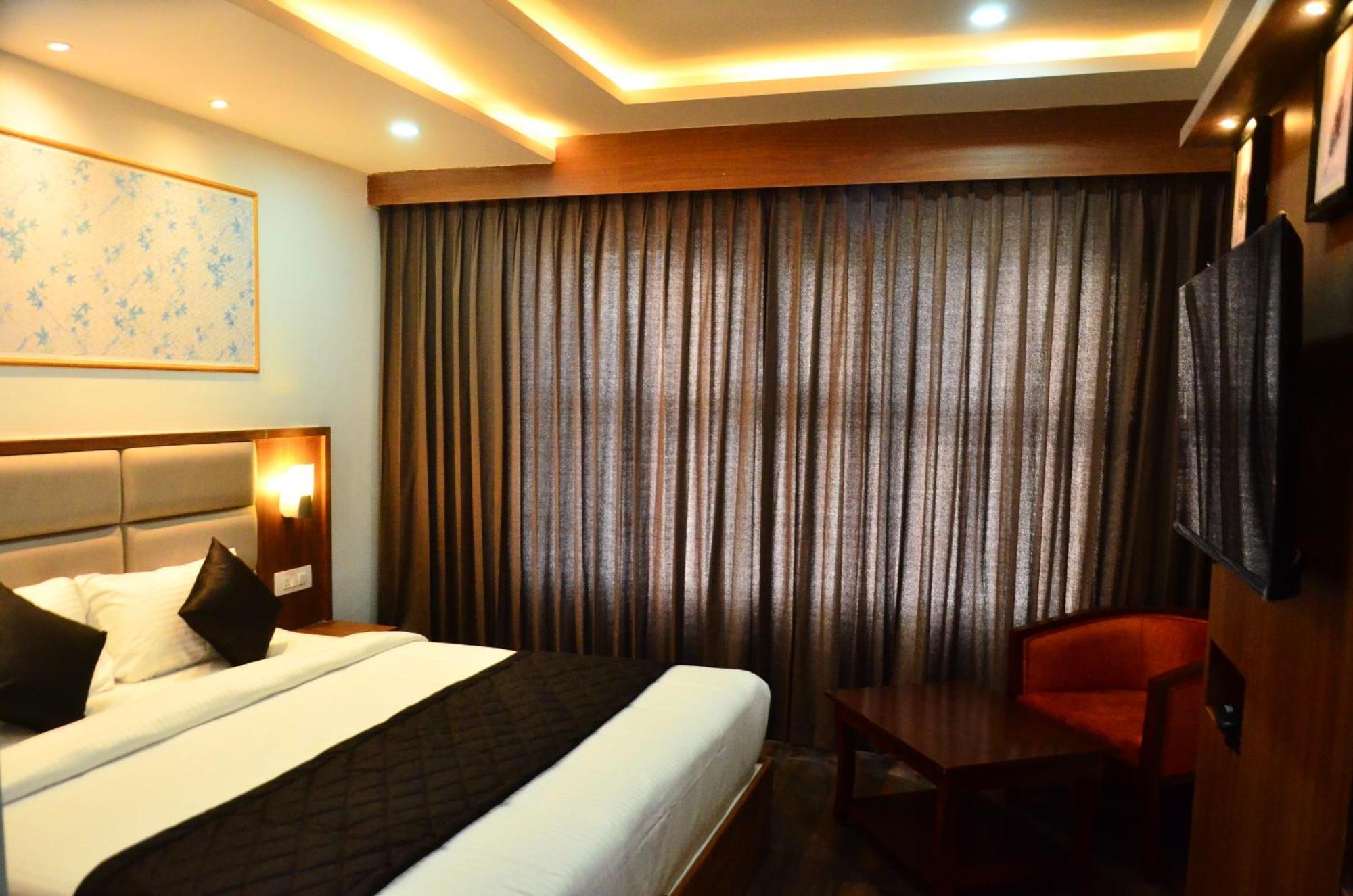 Hotel Eyrie Nest 班加罗尔 外观 照片