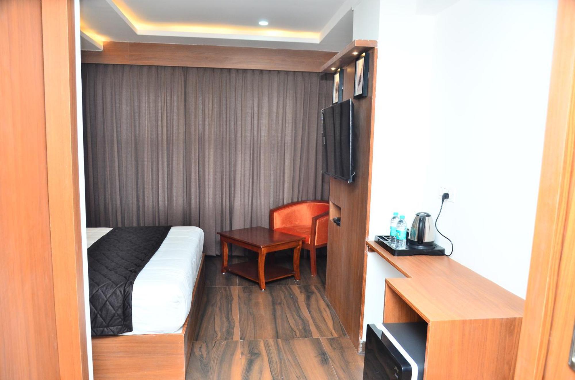 Hotel Eyrie Nest 班加罗尔 外观 照片